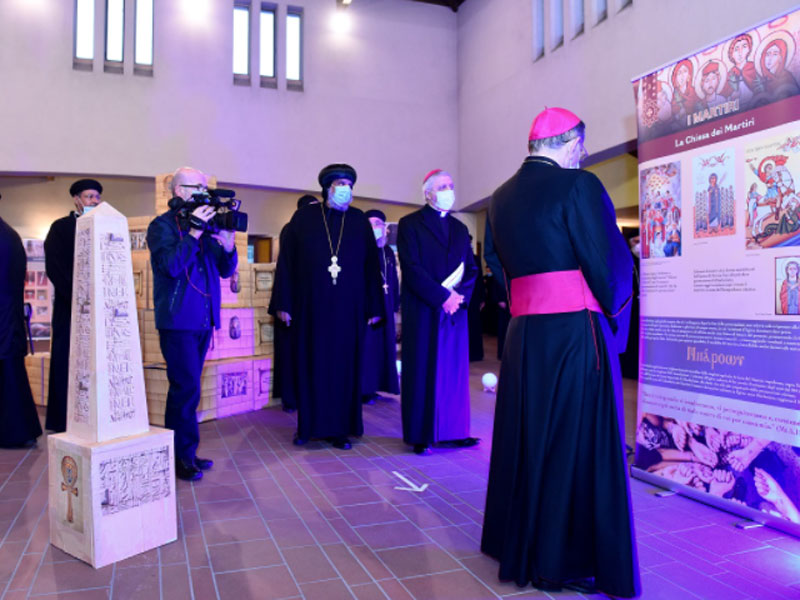 L'Arcivescovo ha inaugurato una mostra fotografica presso il Santuario di Santa Maria Annunciata (20.10.2021)