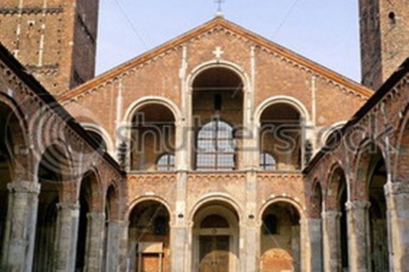 Fiori a Sant’Ambrogio <br>per la Biblioteca Capitolare