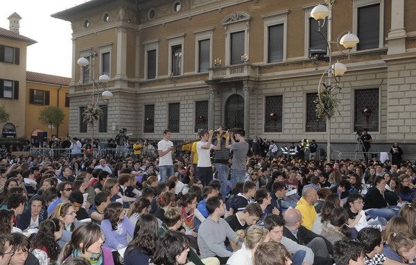 Adolescenti a Cinisello <br>per l’incontro con Scola