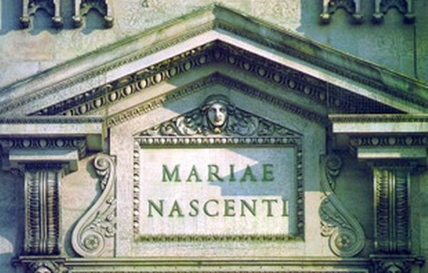 La Madonnina ci accoglie <br>sulla porta della fede