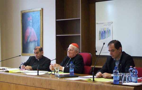 L’Arcivescovo ha presentato ai Decani <br>“Alla scoperta del Dio vicino”