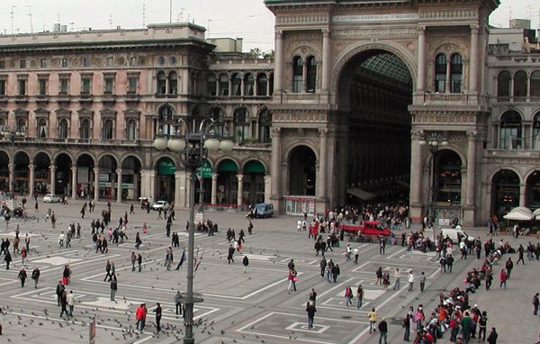 Il 18 dicembre “Natale in Piazza Duomo”,<br>scrittori milanesi raccontano