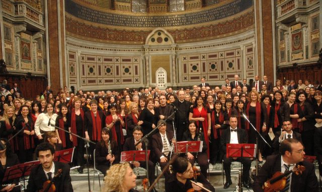 A Milano gran concerto del Coro della Diocesi di Roma, con Marco Frisina