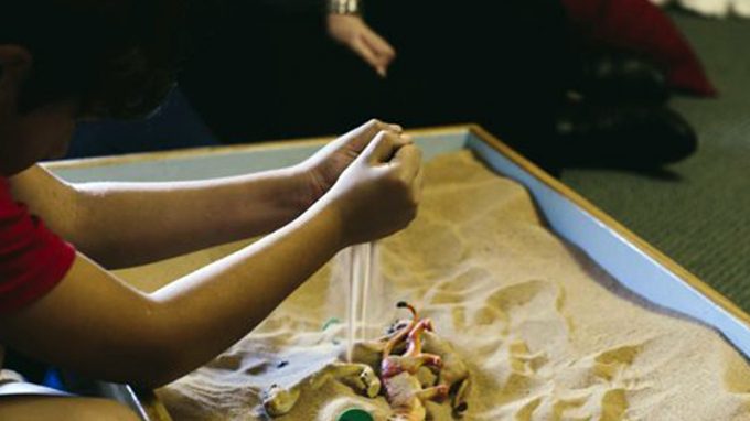 Culture, conflitti, integrazione: il contributo della “sand-play therapy”