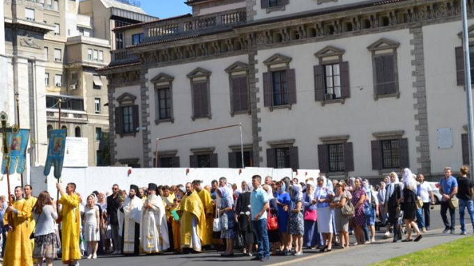 A Milano il rito ortodosso della benedizione delle acque