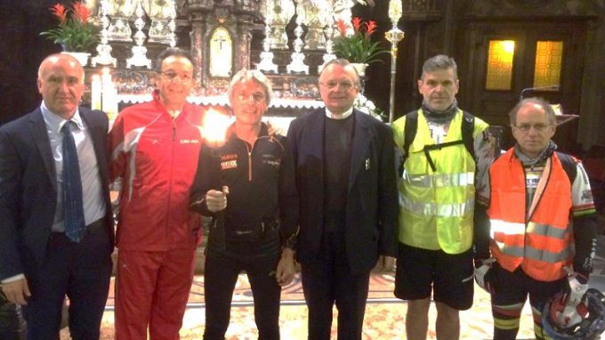 A Varese la Fiaccolata di San Vittore, dal Sacromonte alla Basilica