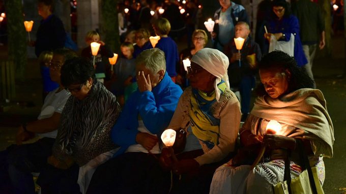 Doppio appuntamento a Cislago: la processione aux flambeaux e il libro di De Carli