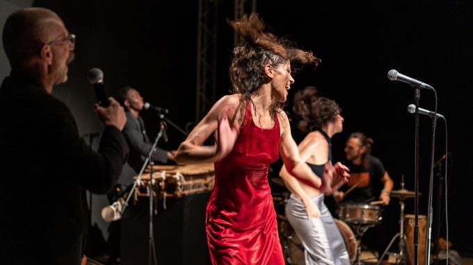 Milano, al Teatro della Cooperativa la prima milanese di «Mbira»