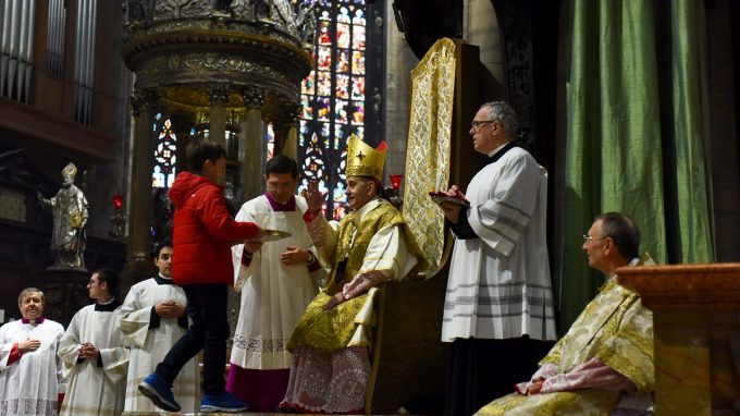 La santità è una responsabilità per tutti: contro le parole vuote occorre coltivare la Parola del Vangelo