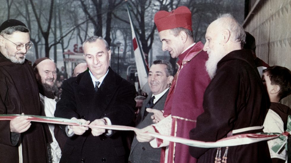 L'arcivescovo Montini inaugura la Mensa di corso Concordia nel 1959