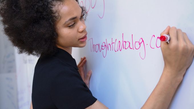 Mamme immigrate e lavoro, riparte il corso di lingua italiana dedicato a chi cerca un impiego