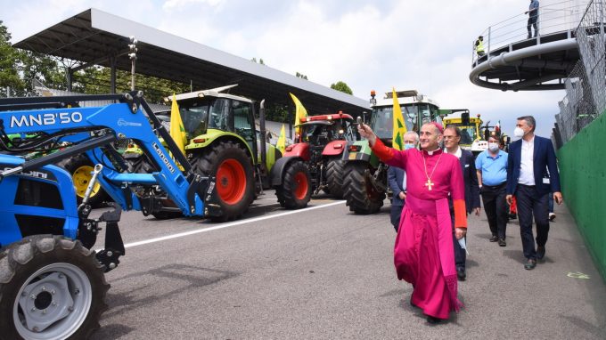 «Avanti insieme, tornando a fare festa e guardando al futuro con speranza»