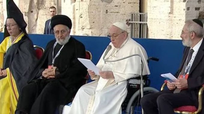 Il Papa ai governanti: «Fate quanto potete per salvare la pace»