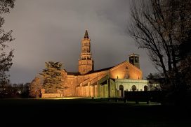 L'abbazia di Chiaravalle all’imbrunire