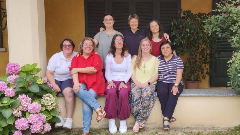 Da sinistra, prima fila: Alice, Simona, Mariangela, Paola, Mariluz. In piedi Federica, Silvia, Tiziana