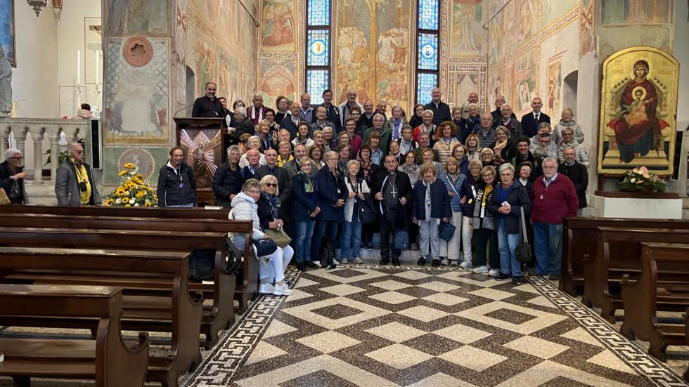 Il gruppo dei pellegrini ambrosiani al termine dell’ultima celebrazione nel Duomo di Spilimbergo