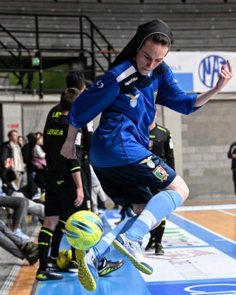 Suore, Vangelo e calcio: a Bresso suor Annika Fabbian, capitana e attaccante della Sister Football team