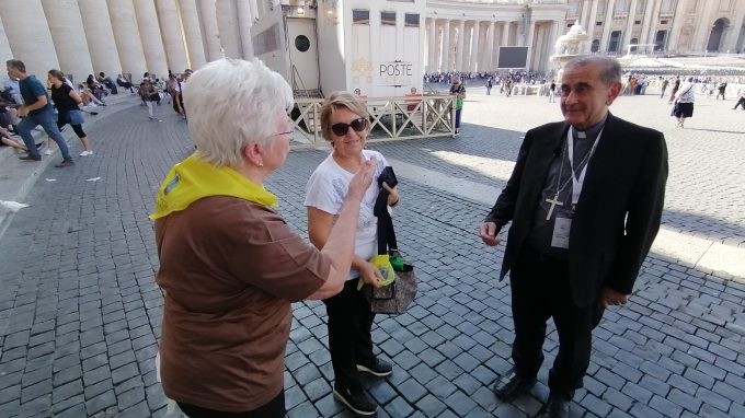 L’Arcivescovo “mendicante” al Sinodo