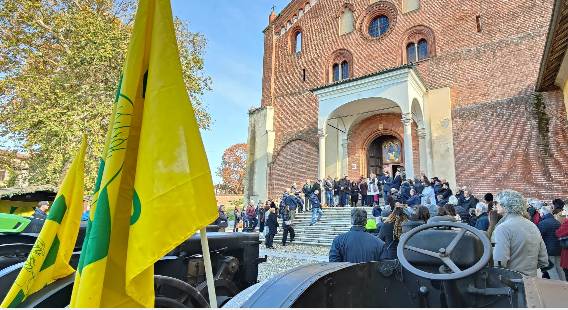 Coldiretti Lombardia, Giornata del Ringraziamento in piazza Duomo. Messa con l'Arcivescovo