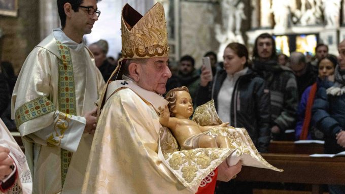 «Natale, il discepolo contempla la gloria del Verbo incarnato»