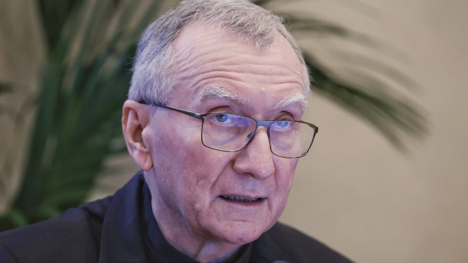 Parolin: «Un’economia al servizio della crescita della persona»