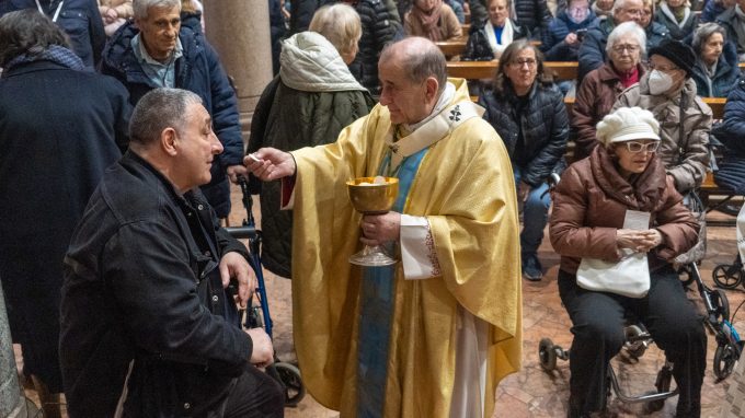 Milano, celebrazione eucaristica nella parrocchia di Santa Maria di Lourdes presieduta da monsignor Delpini per la Giornata mondiale del Malato