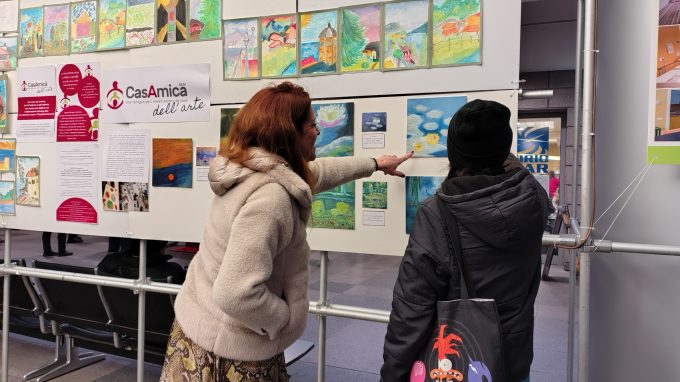 Lecco: in mostra fino al 28 febbraio le opere realizzate dai piccoli pazienti e dagli ospiti di «CasAmica»