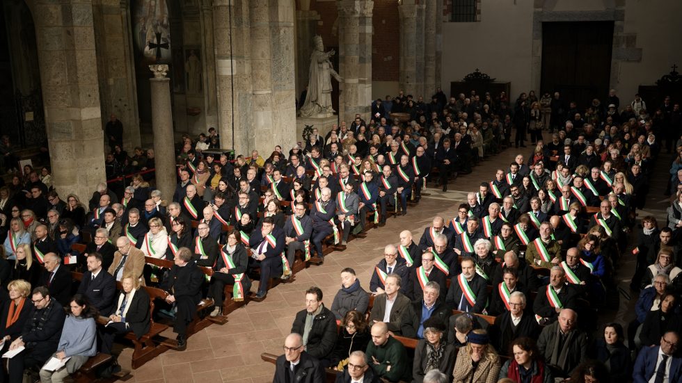 Sindaci in Sant'Ambrogio durante l'ultimo Discorso alla Città