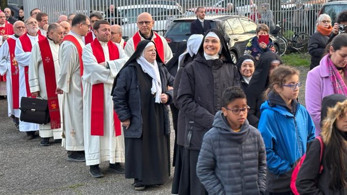 Quarto Oggiaro accoglie con un abbraccio le monache di clausura